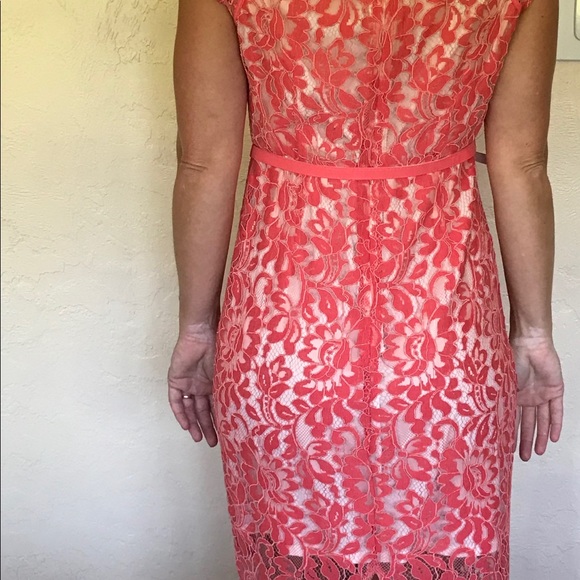 Eva Mendez Lace Sheath dress - Picture 3 of 5